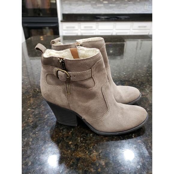 Lucky Brand Mantova Ankle Boots Womens 8M Beige Round Toe Block Heel Side Zipper - Picture 2 of 10